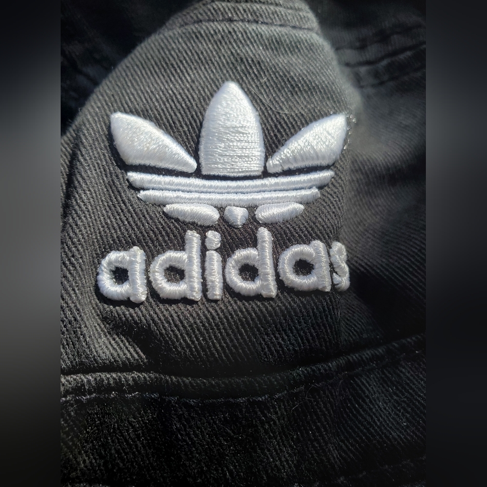 Adidas Black bucket hat with embroidered logo - Picture 3 of 8